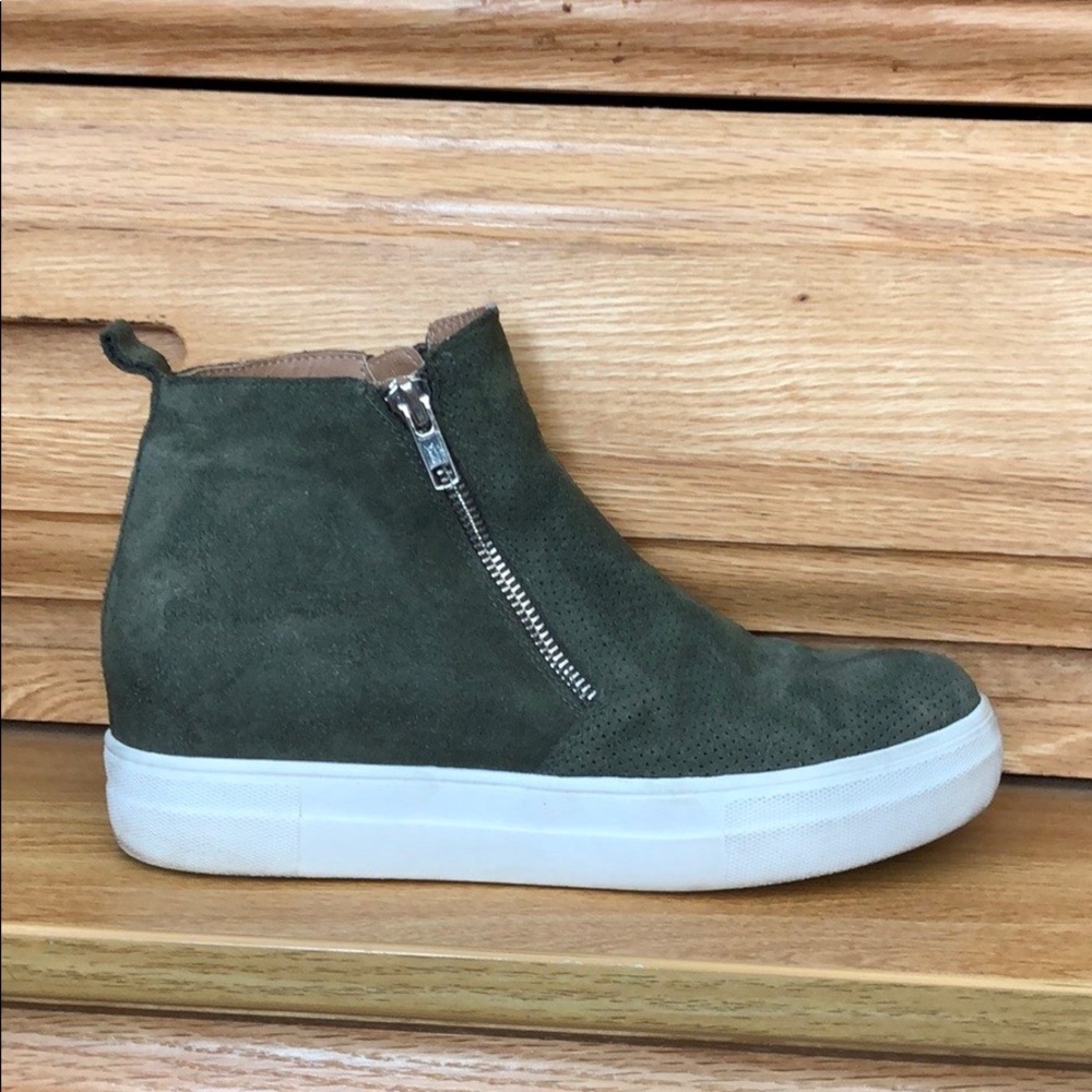 Steve Madden Wedgie Zip High Top Sneaker
